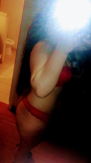 Kymberley adult dating in Lowell IN